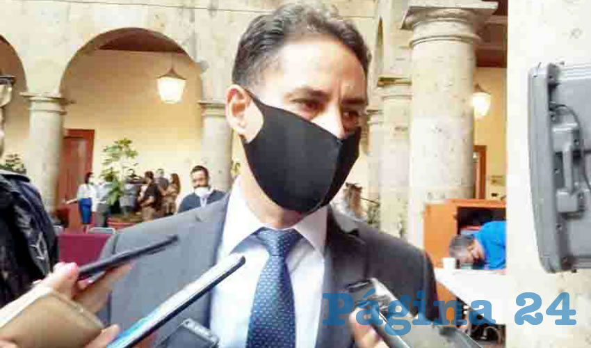 Héctor Álvarez Contreras, alcalde de Zapotlanejo, habría incurrido en violencia verbal en contra de la regidora María del Refugio Camarena; por esto, el diputado Ricardo Rodríguez dijo que le harán un llamado de atención para que el presidente municipal tome conciencia/Foto: Francisco Tapia