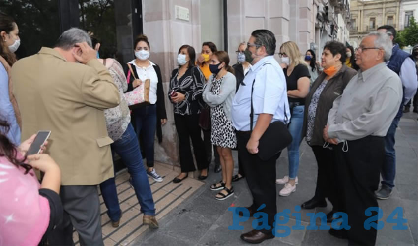 Las secretarias despedidas aseguran que en el Congreso violan la equidad de g&eacute;nero