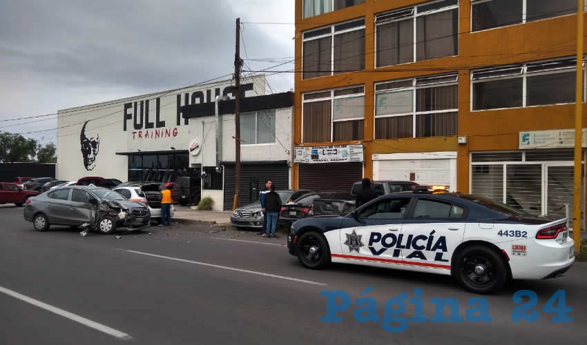 Ernesto &ldquo;N&rdquo; &ldquo;N&rdquo;, al frente del Dodge Attitude, caus&oacute; el aparatoso percance, por lo que tendr&aacute; que pagar 100 mil pesos para resarcir las p&eacute;rdidas materiales 