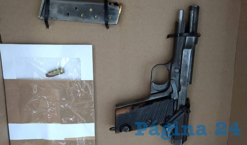 La pistola que se utilizó para amagar a un automovilista