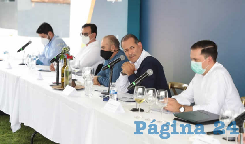 El gobernador, empresarios, productores del campo y funcionarios estatales y federales, abordaron los temas de mayor trascendencia para el campo en el contexto actual