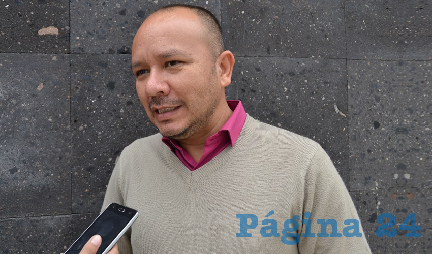 Víctor Román Martínez, activista y presidente del Colectivo Sosteniendo los Derechos de la Diversidad Sexual (Foto: Archivo Página 24)