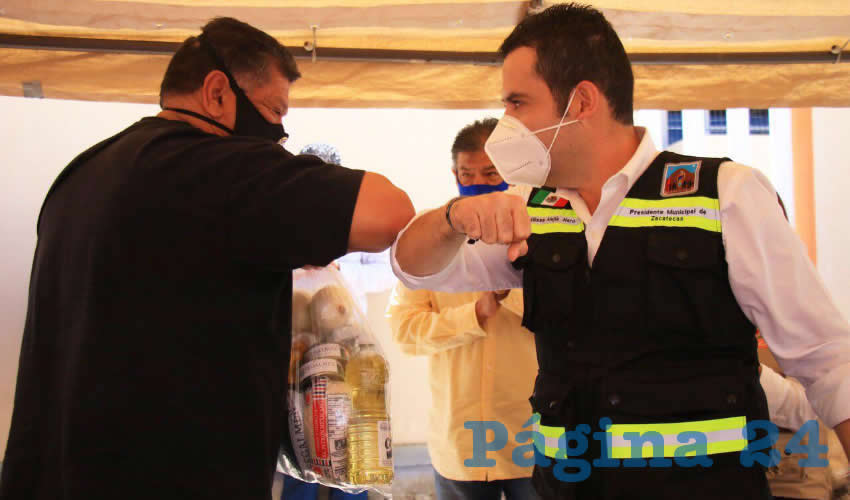 “Estamos convencidos de que el trabajo en equipo multiplica resultados, y prueba de ello es la voluntad de la ciudadanía por unirse al proyecto “Compartiendo Esperanza” que realizamos en conjunto con el Banco de Alimentos de Zacatecas”, aseguró Ulises Mejía Haro