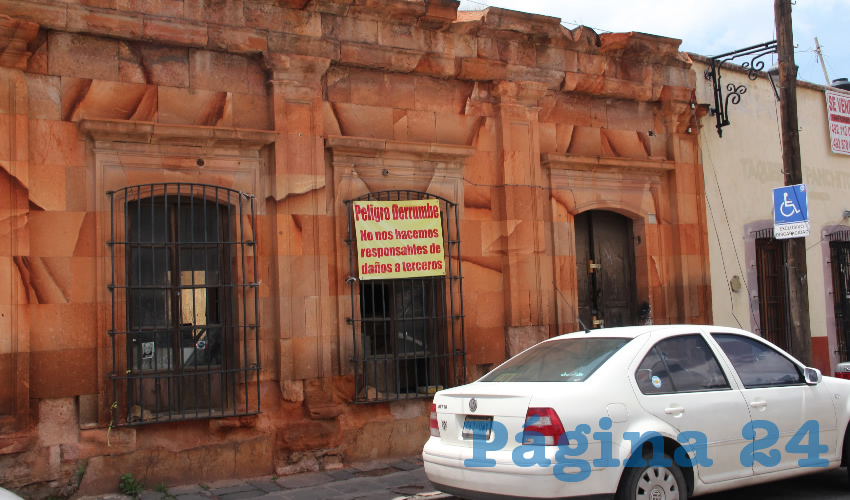 Debido a la temporada de lluvias, la humedad representa riesgo en 176 casonas ubicadas en el Centro Histórico de la capital (Foto: Merari Martínez)