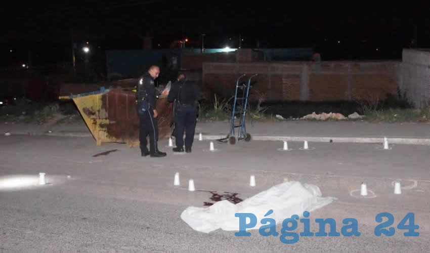 Sobre la calle Ojo de Tigre, esquina con calle Malaquita, ocurrió el sangriento atentado; Fernando Díaz Díaz quedó tirado sobre un charco de sangre