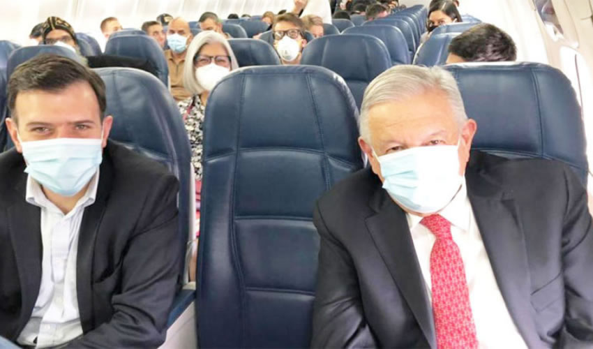 Andrés Manuel López Obrador en camino a Washington D.C.