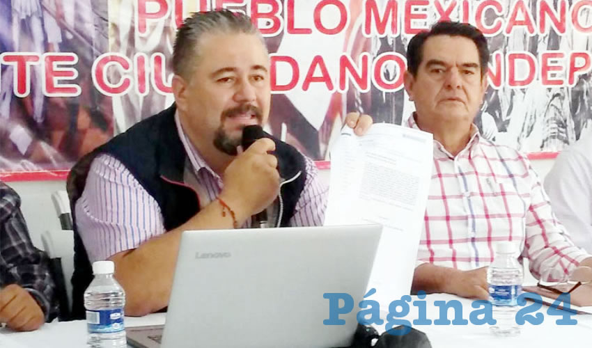 “Hay persecución contra las personas que trabajamos contra los actos de corrupción”, puntualizó Jorge Carlos Ruiz, de la Contraloría Ciudadana, quien denunció que lo amedrentaron mediante una demanda millonaria por supuesto daño moral –y nunca lo enteraron formalmente–, además de que camionetas de la fiscalía se apuestan afuera de su domicilio y siguen sus pasos/Foto: Francisco Tapia