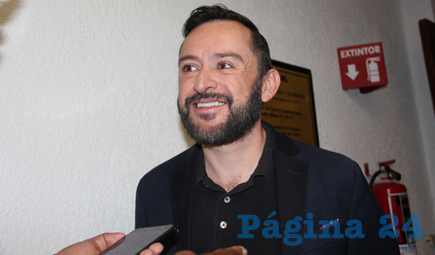 Raymundo Moreno Romero presidente de la Fundación Orgullo Zacatecas e integrante de la red de colectivos de la diversidad sexual (Foto: Archivo Página 24)