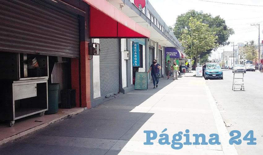 La pandemia llevó a la ruina a decenas de negocios de comida en los alrededores de la central vieja, los cuales sobrevivían de las personas foráneas que venían a la ZMG; ahora ni las tiendas de ropa o los negocios de autopartes venden más del 25% de lo que vendían/Foto: Francisco Tapia