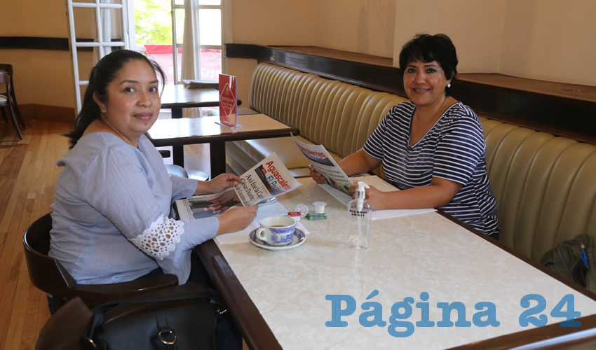 En Sanborns Francia compartieron el pan y la sal Gladys Gonz&aacute;lez Figueroa e Isabel Ontiveros Flora 