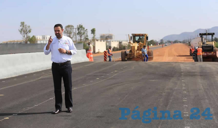 La autopista Zacatecas-Aguascalientes se compondrá de una franja separadora central, acotamientos, cuatro carriles amplios para la seguridad de las familias y la conectividad de las mercancías