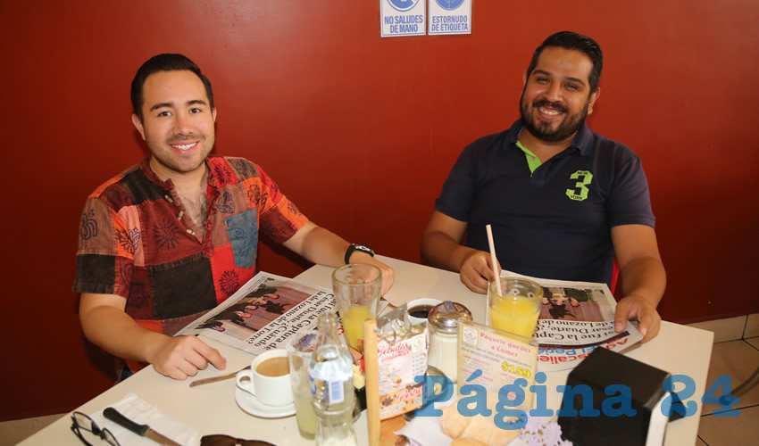 En el restaurante Mitla compartieron el primer alimento matutino Guillermo Guti&eacute;rrez Ruiz Esparza, exdiputado local; y Ra&uacute;l Fajardo Aguilar 