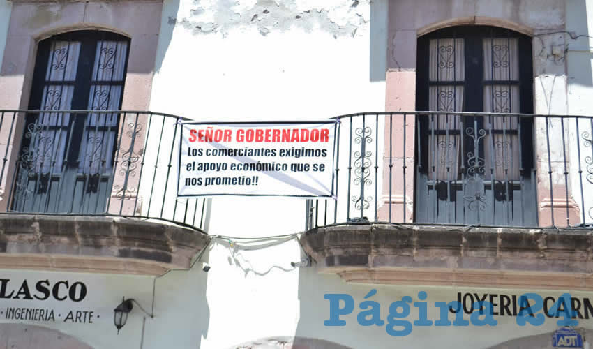 La locataria María de Lourdes Velasco Gómez, refirió que desde hace dos meses, sólo a algunos les entregaron tres mil pesos, y unos cuantos han recibido la segunda parte (Foto: Cortesía)