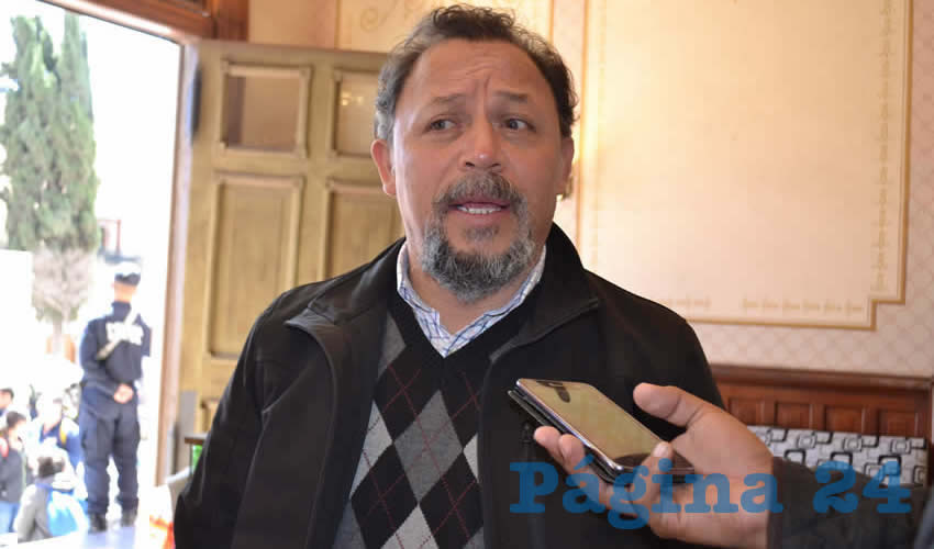 Alejandro Rivera Nieto, secretario general del Sindicato Independiente de Trabajadores del Estado de Zacatecas (SITEZ), destacó el ‘tuit’ publicado por el gobernador Alejandro Tello Cristerna, deja ver que el crimen organizado ya rebasó a las instituciones públicas (Foto: Archivo Página 24)