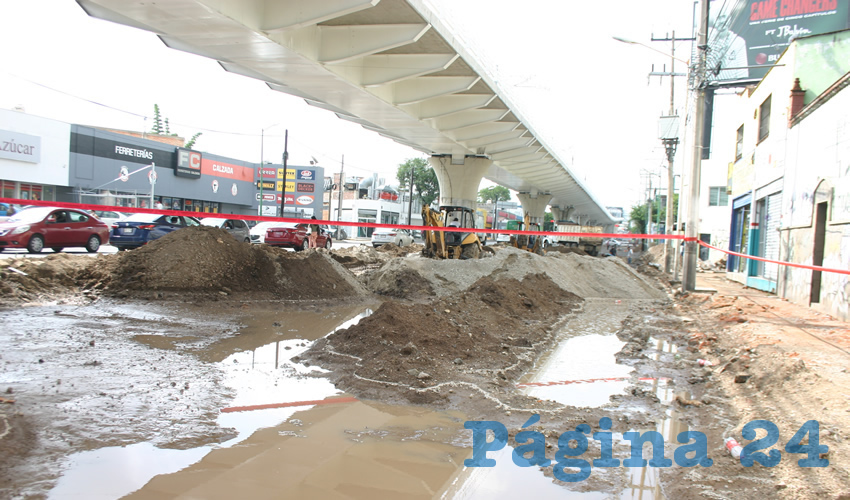 Los afectados exigen al gobernador Enrique Alfaro y al alcalde de Guadalajara, Ismael del Toro, que les den apoyo para no irse a la ruina, al tiempo que pidieron que terminen ya las obras de remodelación de calles y la construcción de la Línea 3 del tren ligero/Fotos: Francisco Tapia