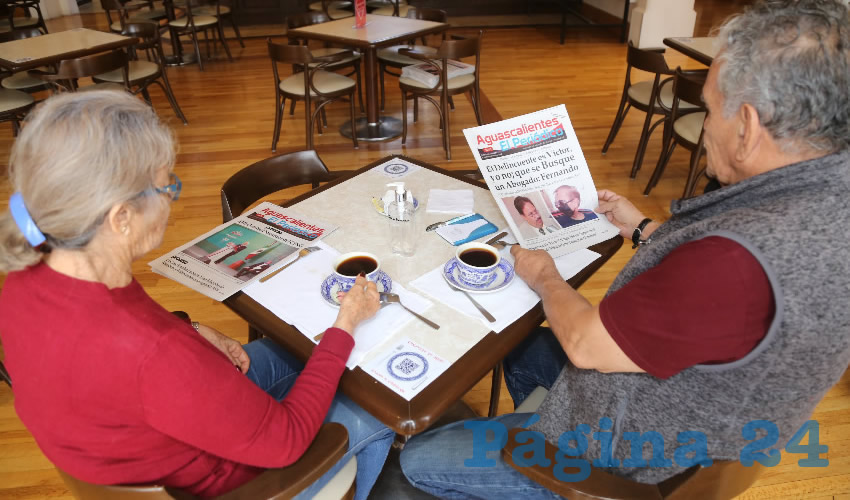 En Sanborns Francia desayunaron M&oacute;nica L&oacute;pez Gonz&aacute;lez y Ra&uacute;l Orozco Galv&aacute;n