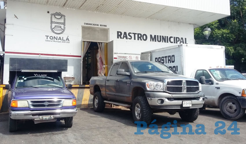 A pesar de que el ayuntamiento de Tonalá se comprometió a mejorar el manejo de sacrificio de animales en el rastro municipal, vecinos del lugar denunciaron que los problemas continúan y se acentúan por el calor/Foto: Francisco Tapia