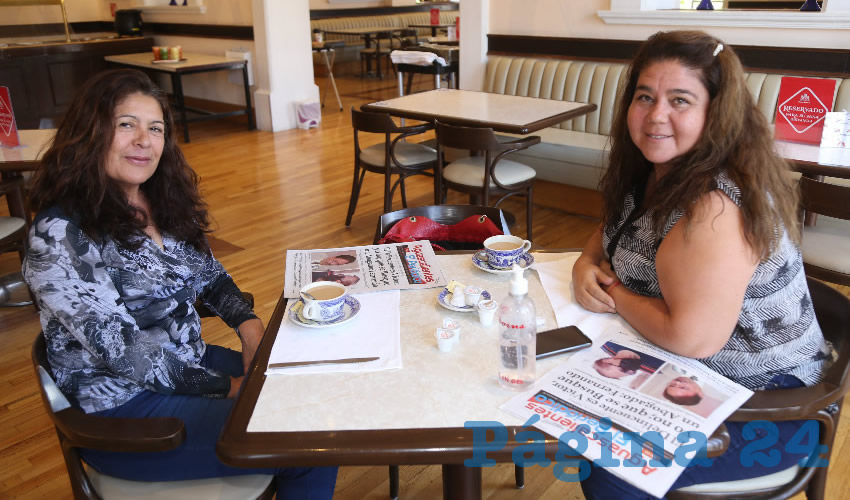 Leticia Vega C&aacute;rdenas y Graciela L&oacute;pez Reyna compartieron el primer alimento matutino en Sanborns Francia 