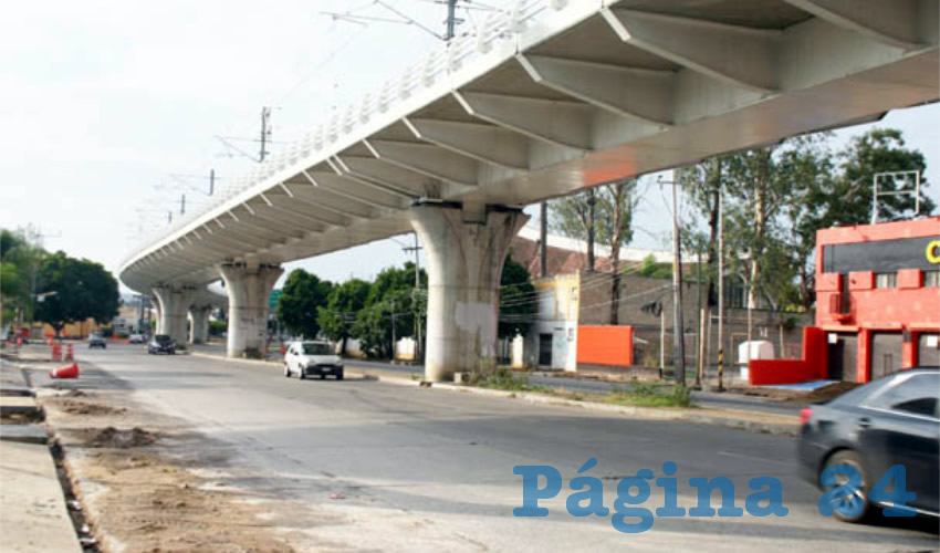 Después de tanto tiempo, los jaliscienses aguardan a que “ahora sí” se concluya con el proyecto y puedan abordarlo, porque sería un detonante de la movilidad en la metrópoli: mucha gente dejaría el automóvil y se trasladaría por este medio/Fotos: Francisco Tapia