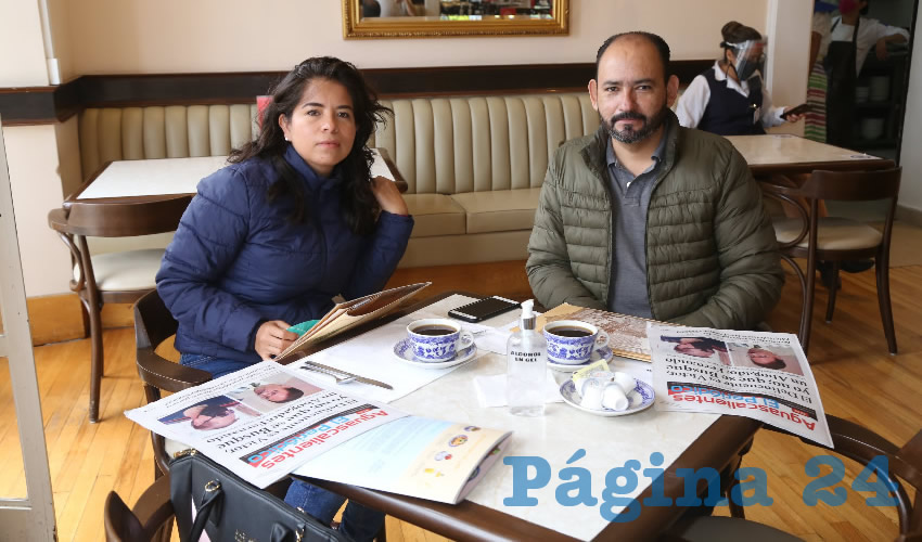 Susana Torres Sandoval y Javier Lara Mart&iacute;nez compartieron el primer alimento matutino en Sanborns Francia