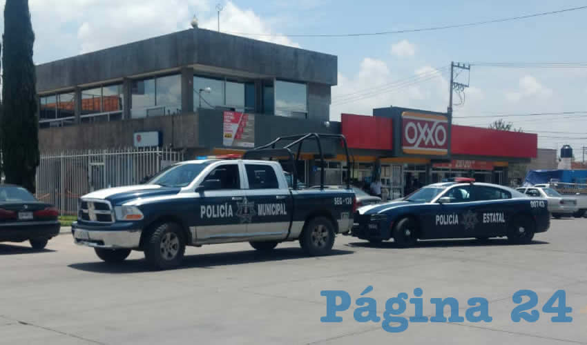 Tres sospechosos de haber participado en el atraco, fueron detenidos en el Oxxo Gas ubicado en el cruce de avenida Aguascalientes y bulevar a Zacatecas