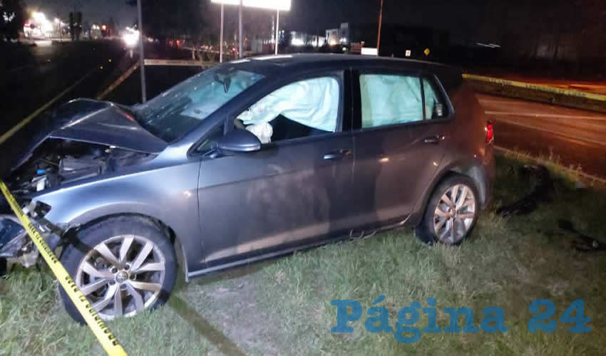 El criminal homicida manejaba este automóvil Volkswagen Golf, el cual abandonó tras el brutal accidente