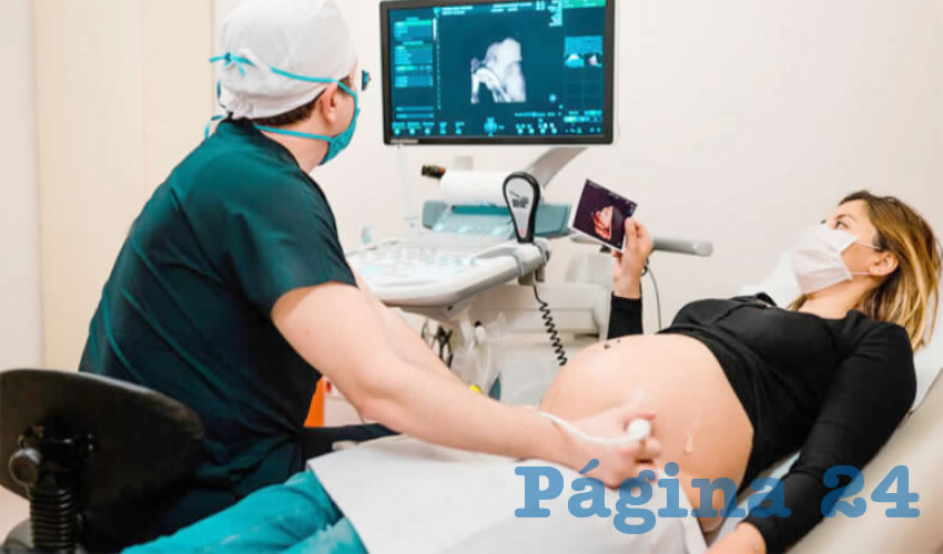 Hasta ahora no se ha encontrado una transmisión intrauterina del virus SARS-CoV-2, ni se ha asociado a muerte prenatal o secuelas en el desarrollo del bebé