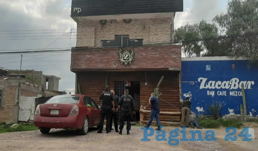 A escasos metros de la entrada del Zacabar, quedó tirado Enrique Torres “El Barney”, de 33, luego de que intentara atrapar a uno de los sicarios