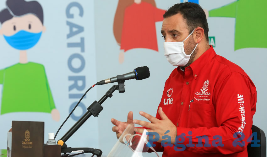 Alejandro Tello Cristerna, acompañado de Gema Mercado Sánchez, titular de la Secretaría de Educación de Zacatecas (Seduzac), en conferencia virual