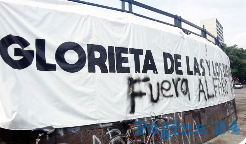 Si se trata de la pandemia y de gastar dinero ajeno, de endeudar el futuro de Jalisco, luz verde; pero cuando el trabajo de ser gobernador incluye tratar con las personas y lidiar con el dolor ajeno, el gobernador Enrique Alfaro simplemente no está disponible/Fotos: Francisco Tapia