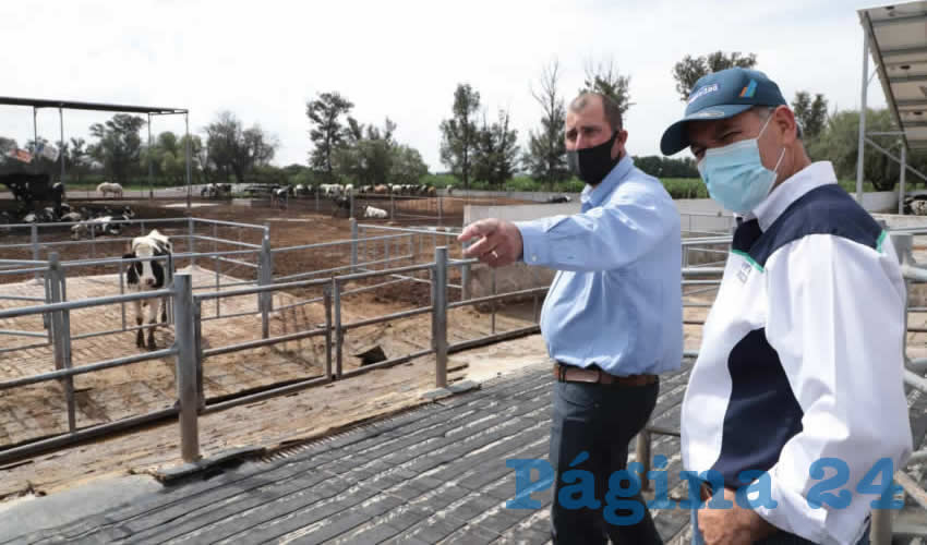 El gobernador Martín Orozco Sandoval entregó apoyos a productores de leche en Aguascalientes