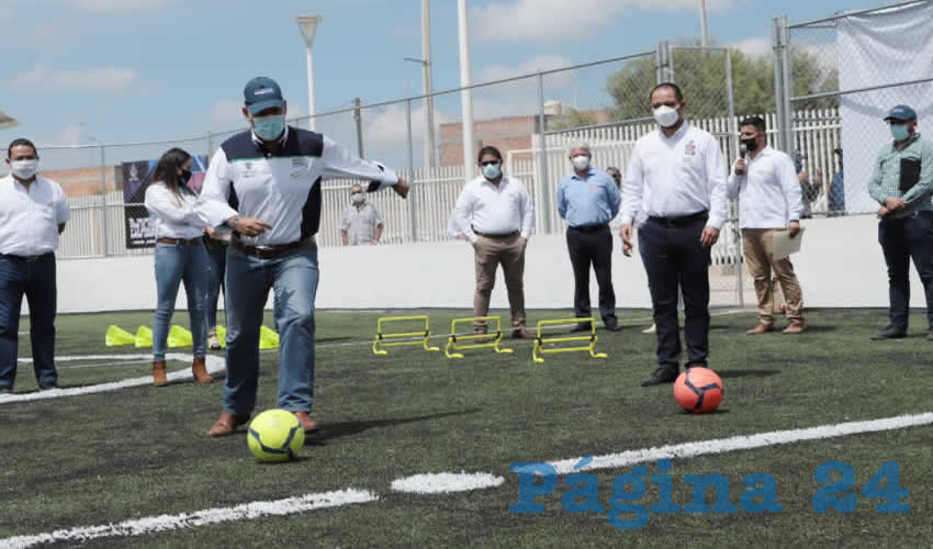 Este espacio cuenta con áreas especiales para la práctica de baloncesto, box, natación, taekwondo, futbol rápido, además de áreas verdes, y espacios de activación física