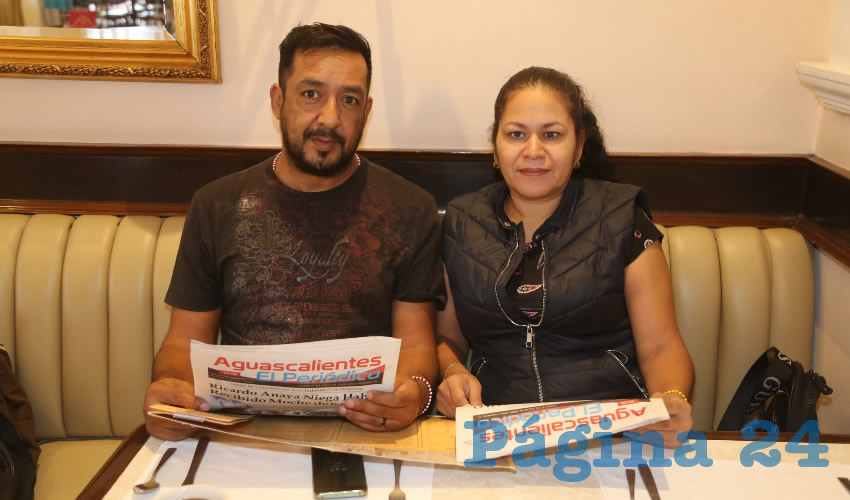 Gerardo Borrego y Elizabeth Calder&oacute;n desayunaron en Sanborns Francia 