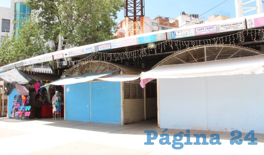 Si bien han pasado más de cuatro meses desde el inicio de la pandemia generada por COVID-19, y la mayoría de los comercios del Centro Histórico y la zona conurbada han resentido los efectos negativos en su economía, así también los locales y espacios comerciales aledaños al Centro tratan de resistir a pesar de continuar en la contingencia sanitaria. (Foto: Rocío Castro Alvarado)