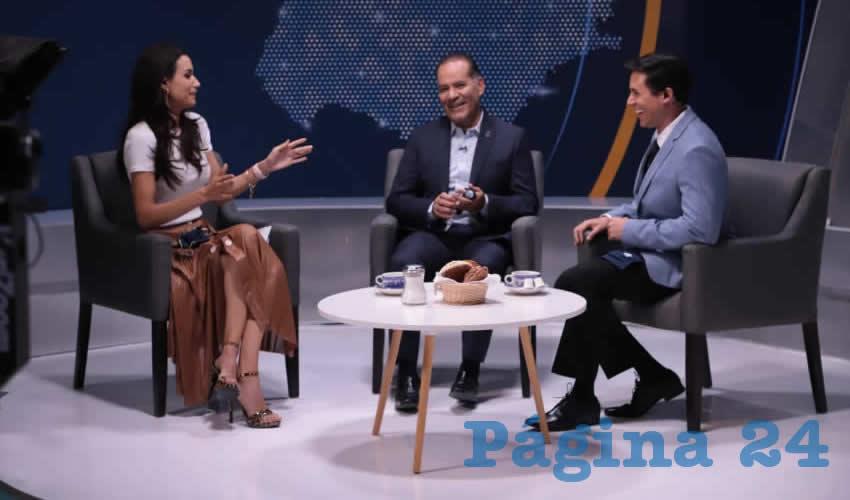 Orozco Sandoval agradeci&oacute; el esfuerzo que emprende diariamente el equipo de Radio y Televisi&oacute;n de Aguascalientes (RYTA), encabezado por Jos&eacute; Luis M&aacute;rquez, en la creaci&oacute;n de contenido educativo, cultural y de entretenimiento de calidad para la sociedad de la entidad y de otras partes del mundo
