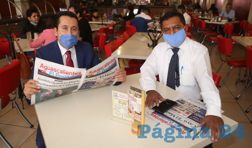 C&eacute;sar Iv&aacute;n Flores Trigos, vicepresidente de la FECABAA; y Rub&eacute;n Rosales Andrade, abogado; compartieron el pan y la sal en el restaurante Mitla