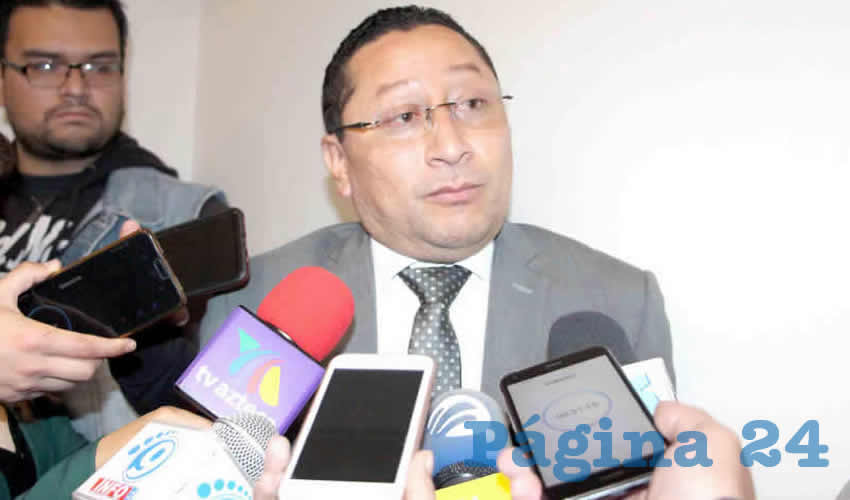 Juan Antonio Viesca Vázquez, delegado estatal de la Secretaría de Relaciones Exteriores (SRE), referente a la reapertura de las oficinas municipales de enlace y de la oficina de la secretaría, señaló que bajaron considerablemente las citas diarias para el trámite de pasaporte (Foto Archivo Página 24)