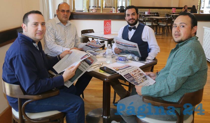 &Oacute;scar L&oacute;pez L&oacute;pez, Daniel Avil&eacute;s Mart&iacute;nez, Kike de la Torre, coordinador de Comunicaci&oacute;n Social del Municipio de Aguascalientes; y Juan Manuel S&aacute;nchez, compartieron el pan y la sal en Sanborns Francia