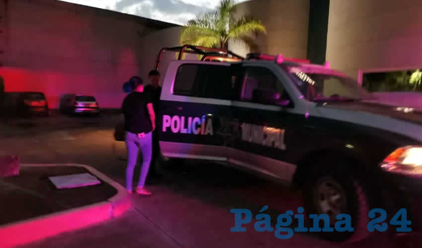 Delincuentes labiosos engañaron a una joven de 23 años para que se escondiera en el Motel Castillo, ignorando ella que sólo era un estratagema para hacer creer a sus padres que estaba secuestrada