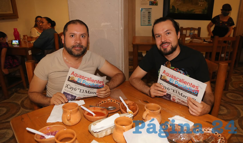 Adri&aacute;n Cardona Rodr&iacute;guez y Rub&eacute;n D&iacute;az Balandr&aacute;n desayunaron en su cumplea&ntilde;os en La Mestiza 