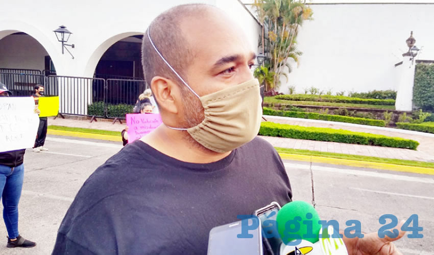 “Ya se agotó el pedir a Zapopan el agua, y esto se está complicando cada vez más. A todas horas la gente ocupa el agua, es un mundo de gente. ¿Qué va a pasar con todas esta gente en Valle de los Molinos sin agua?”, cuestionó René Cisneros, uno de los inconformes