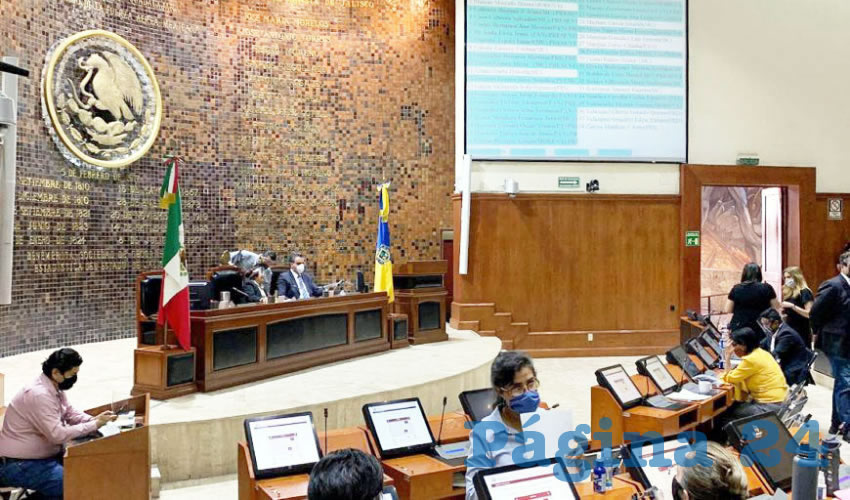“Una y otra vez los diputados han mostrado insensibilidad ante lo que significa esta ley para nosotros, y la importancia de su proceso”, criticaron colectivos ciudadanos y familiares de víctimas de desaparición; es imposible analizar una legislación en cuatro días, y esperar que sea lo mejor para Jalisco, remataron/Foto: Twitter @LegislativoJal