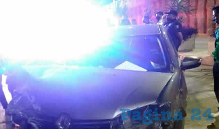 El carro Renault que conducía el peligroso chofer José Ricardo “N” “N”, de 32 años