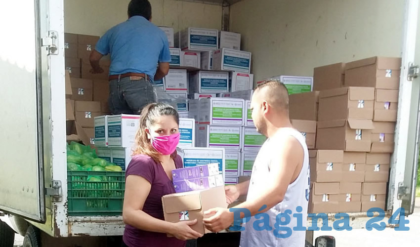 Llegó a Tonalá la entrega de este apoyo del DIF que incluye productos básicos. Se entrega mes a mes a familias cuya situación económica se agudizó por la contingencia sanitaria/Foto: Francisco Tapia