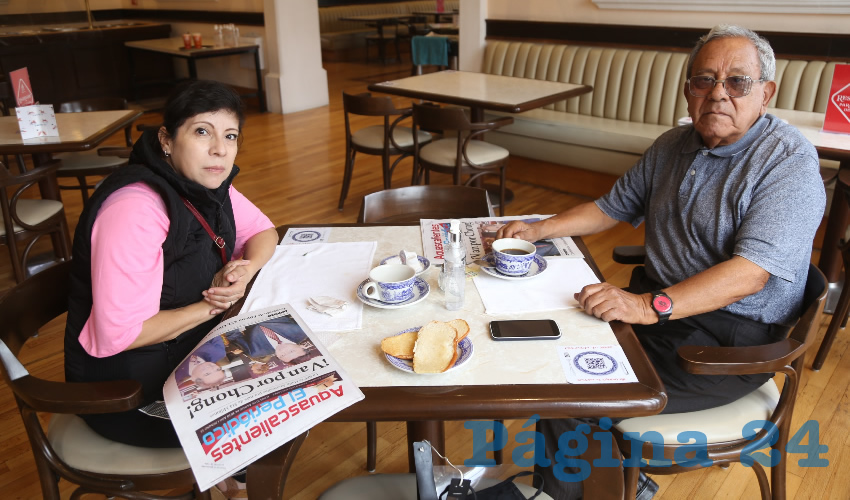 En Sanborns Francia desayunaron Diana Armas Lezama y su padre Manuel Armas Vázquez