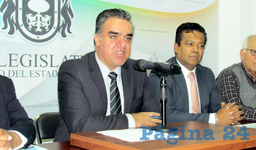 En días pasados, el diputado panista Jorge González (en la imagen) declaró que el ITESO es quien habla a nombre de familiares de desaparecidos, lo que de acuerdo con colectivos y familiares es mentira, ya que el legislador no tiene ni idea de todo lo que han trabajado por impulsar las leyes en la materia/Foto: Archivo Página 24