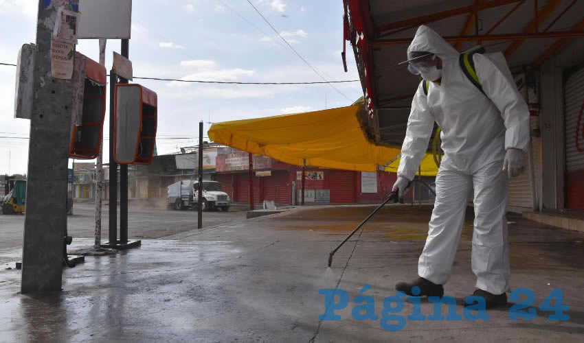 Desde el mes de abril se han mantenido las jornadas de desinfección y limpieza con la colaboración de la Coordinación General de Delegaciones Urbanas y Rurales