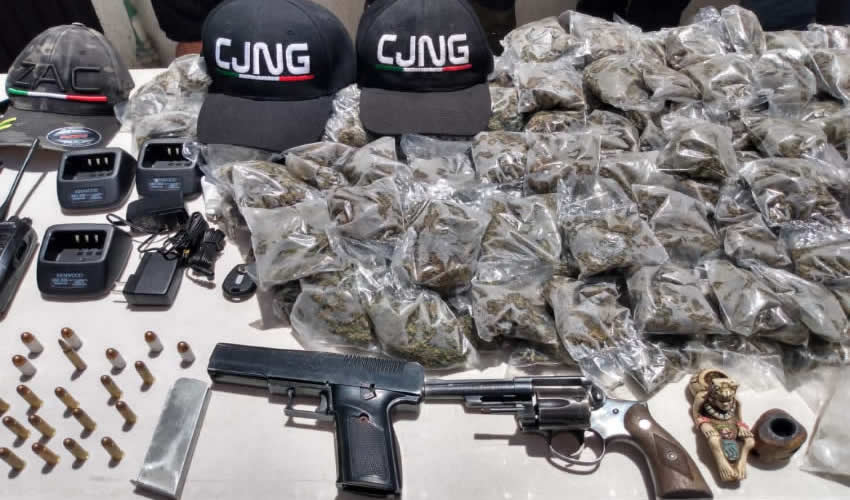 Droga, pistolas, balas, pipas y celulares, entre lo decomisado a los cuatro zacatecanos