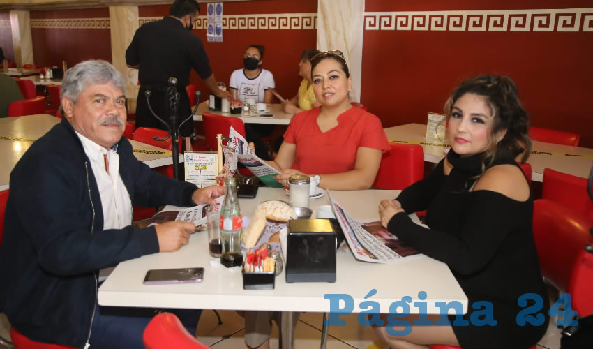 En el restaurante Mitla almorzaron Francisco Javier Sol&oacute;rzano Guti&eacute;rrez, Susana Mu&ntilde;oz Ram&iacute;rez y Mara S&aacute;nchez Calvillo