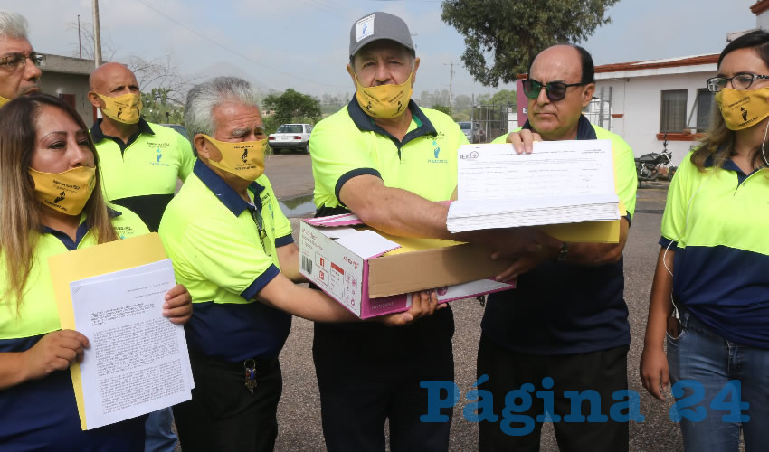 Presentaron ante el IEE firmas para que Veolia se vaya